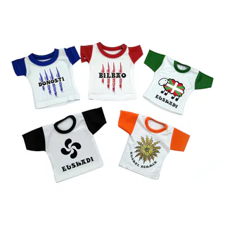 MINI CAMISETA + PERCHA CON VENTOSA