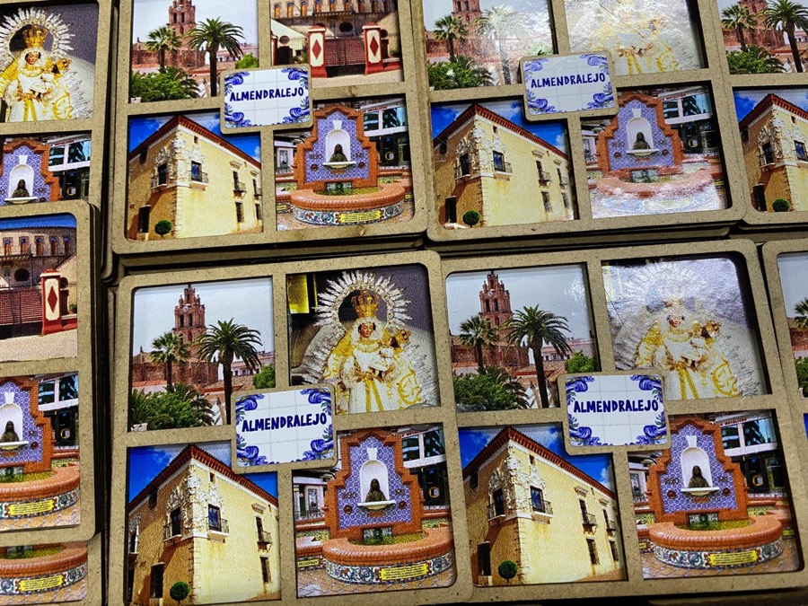 Cuadros de madera souvenir de Almendralejo