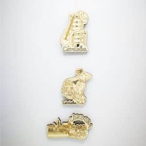 IMÁN DE MADERA PIROGRABADO CON MOTIVOS DE CORDOBA