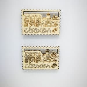IMÁN DE MADERA PIROGRABADO CON MOTIVOS DE CORDOBA