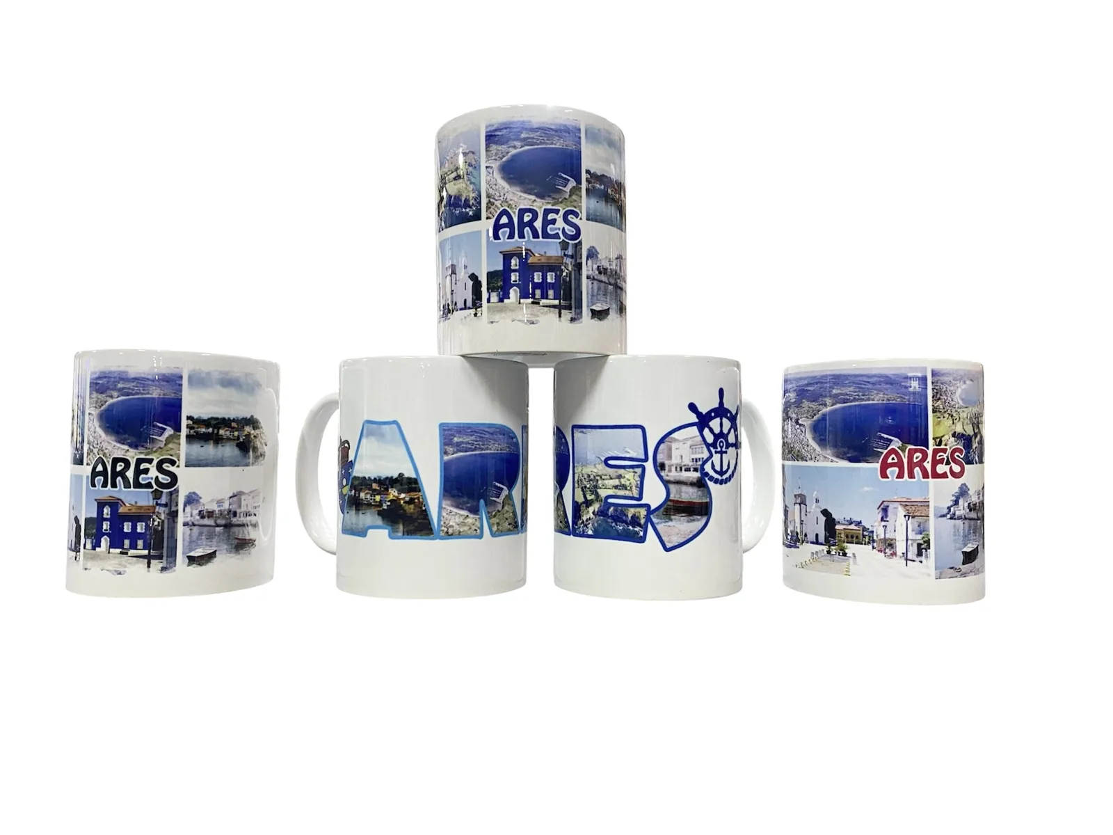 Tazas blancas apiladas impresas con vistas de la localidad de Ares
